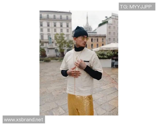 库兹马晒型男日常：球馆打卡永远是快乐源泉