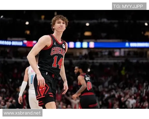 布泽利斯称防守字母哥需提升身体对抗,赞扬其带动全队 布泽利斯称防守字母哥需提升身体对抗,赞扬其带动全队